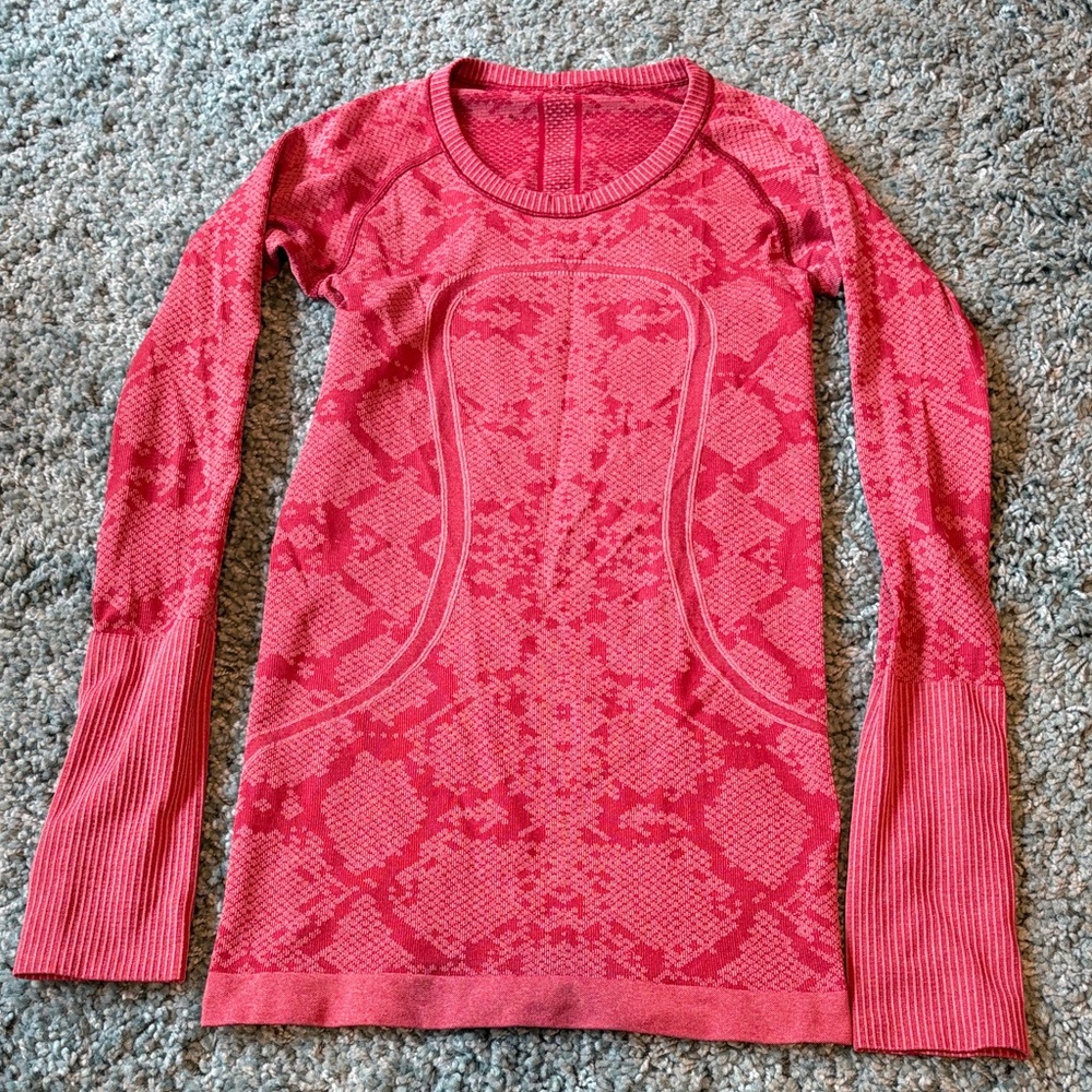Lululemon Women’s Swiftly Tech Patterned Long Sleeve Top